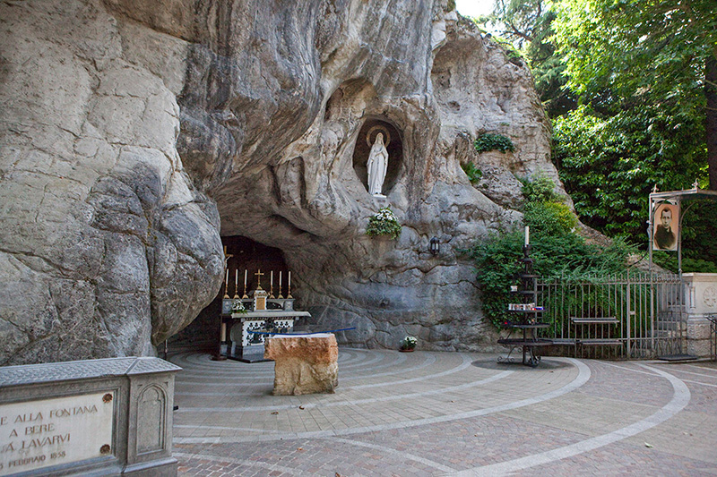 Grotta di Lourdes Chiampo VI